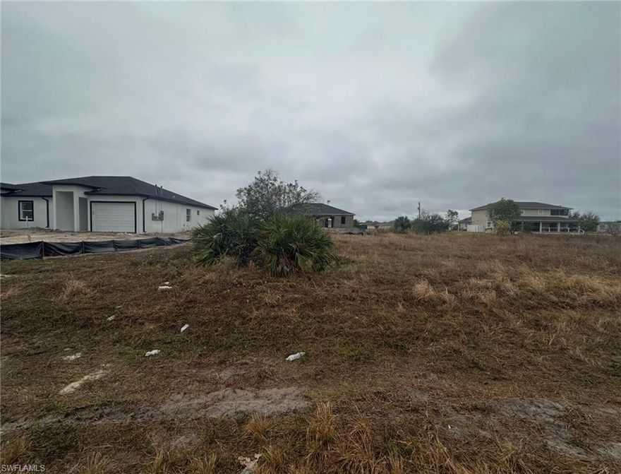 Duplex lot available in Lehigh Acres.
Cleared lot with an existing project initiated, offering the option to continue for expedited completion or redesign according to buyer’s specifications.
Price reflects land value only. Information regarding the current project, price, status and fees already paid is available upon request.