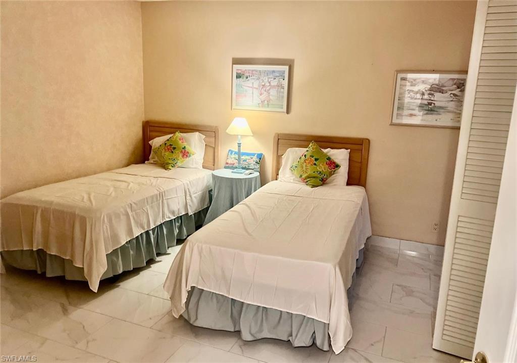 LAKEWOOD VILLAGE - Residential Lease