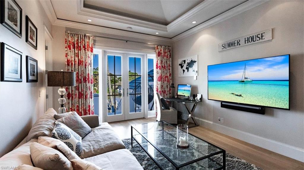 AQUALANE SHORES - Residential