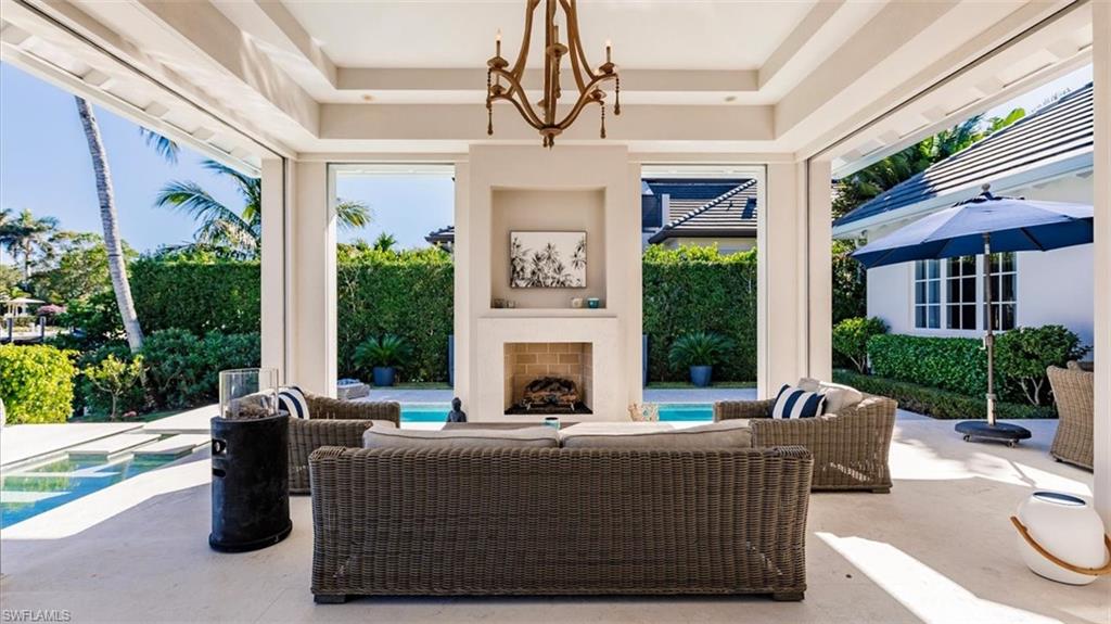 AQUALANE SHORES - Residential