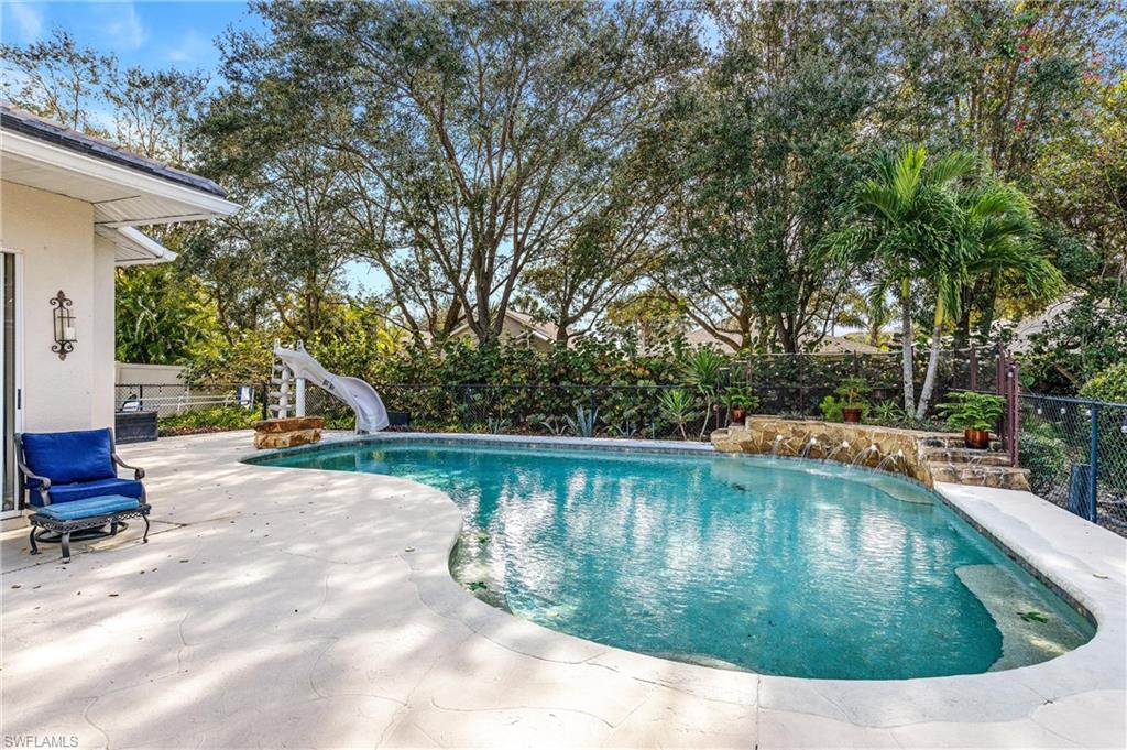 LAUREL LAKES - Residential