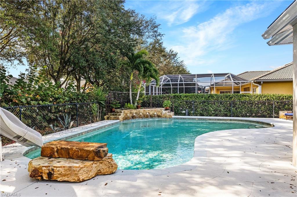 LAUREL LAKES - Residential