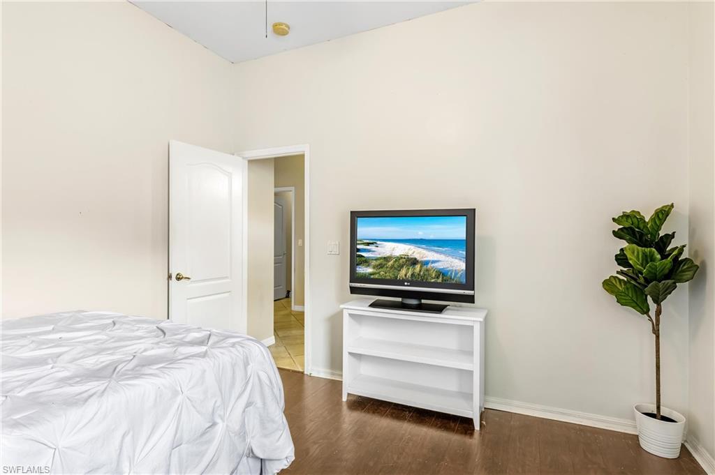 LAUREL LAKES - Residential