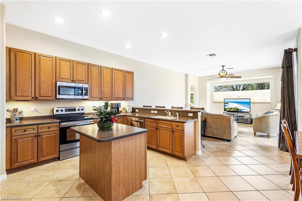 LAUREL LAKES - Residential