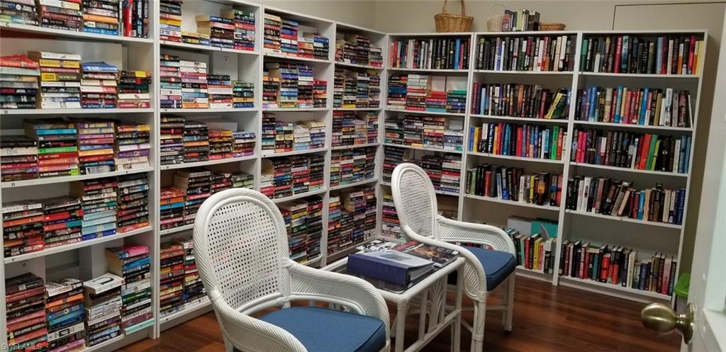 GOLFVIEW GOLF & RACQUET CLUB - Residential