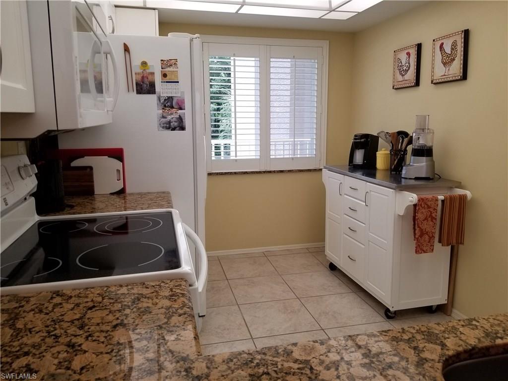 GOLFVIEW GOLF & RACQUET CLUB - Residential