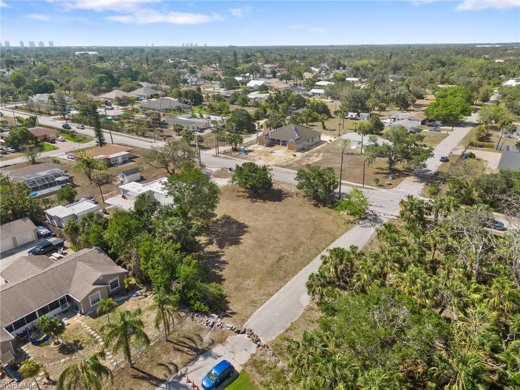 BONITA SPRINGS - Land