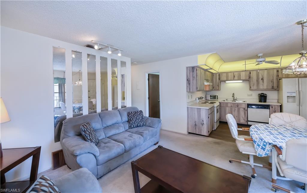 ROYAL HAWAIIAN CLUB - Residential