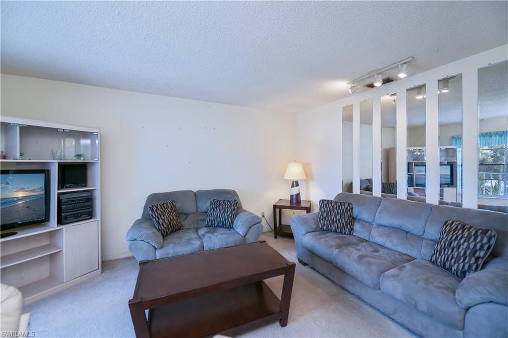 ROYAL HAWAIIAN CLUB - Residential