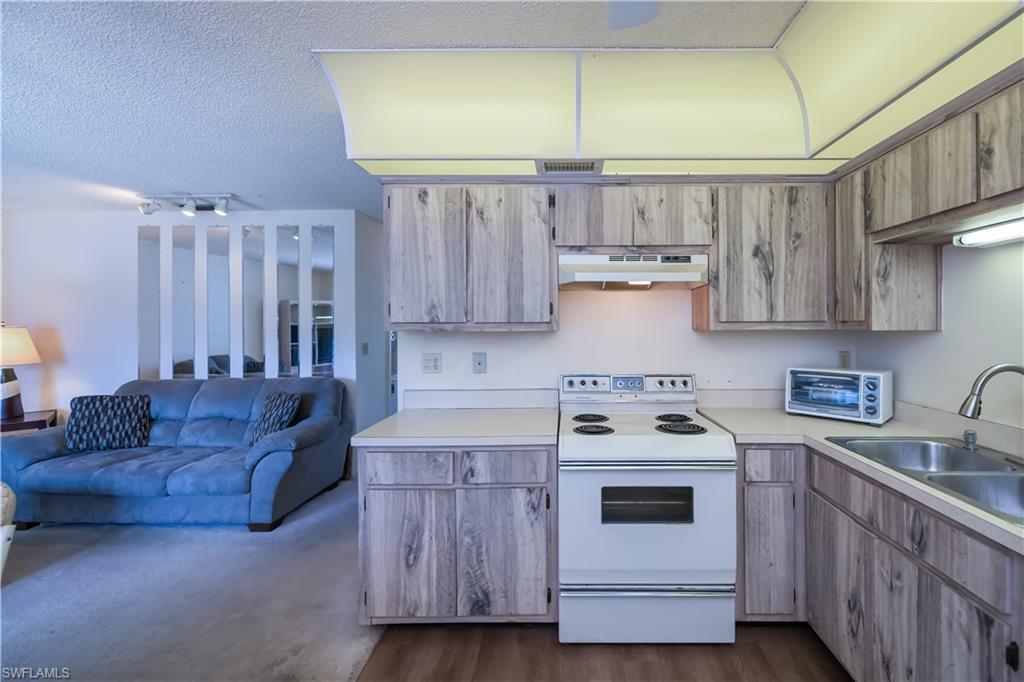 ROYAL HAWAIIAN CLUB - Residential