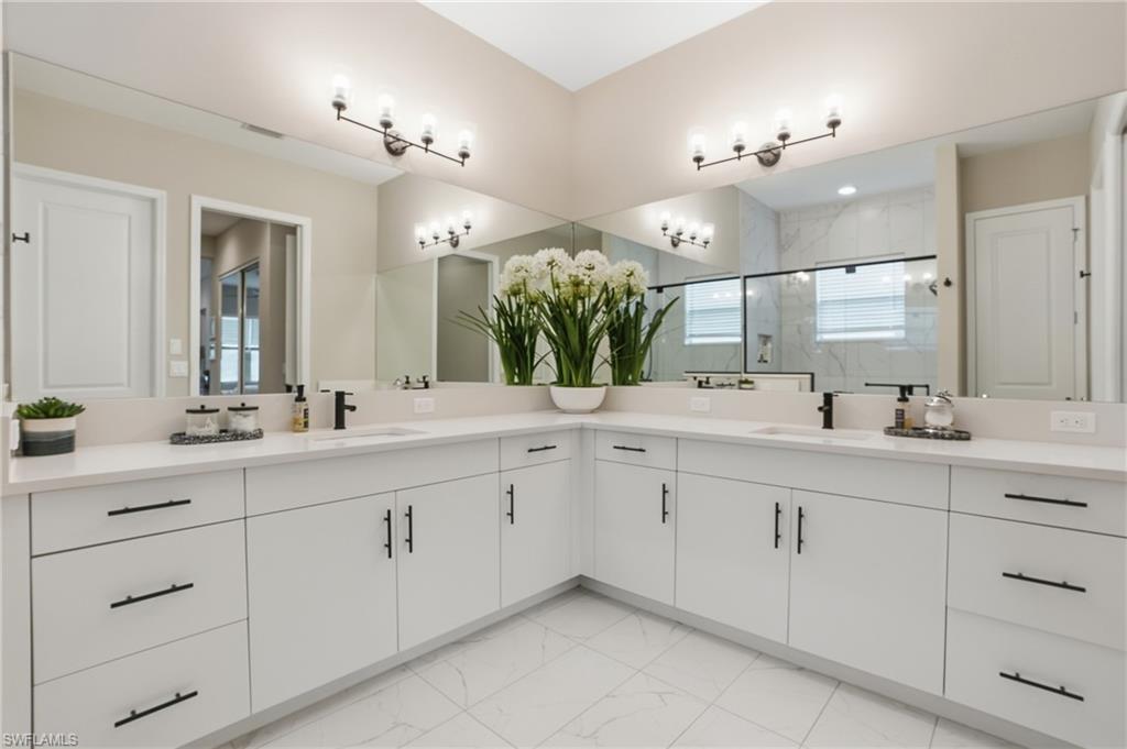 VALENCIA TRAILS - Residential