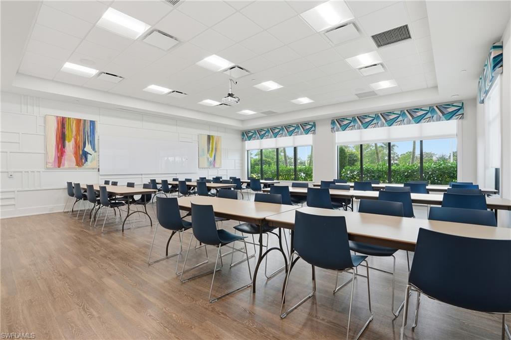 VALENCIA TRAILS - Residential