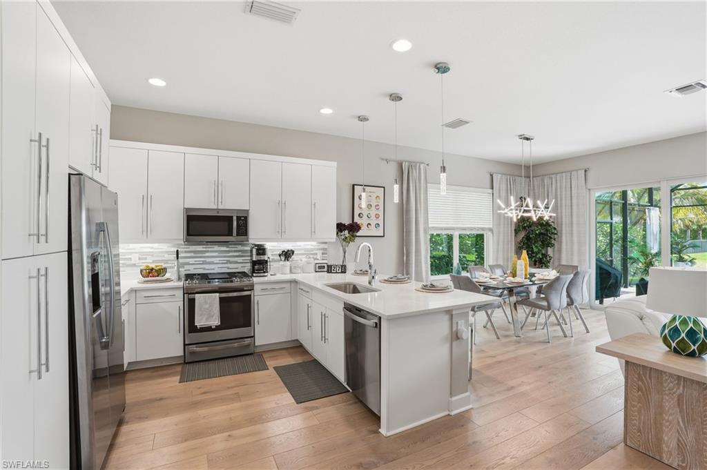 VALENCIA TRAILS - Residential