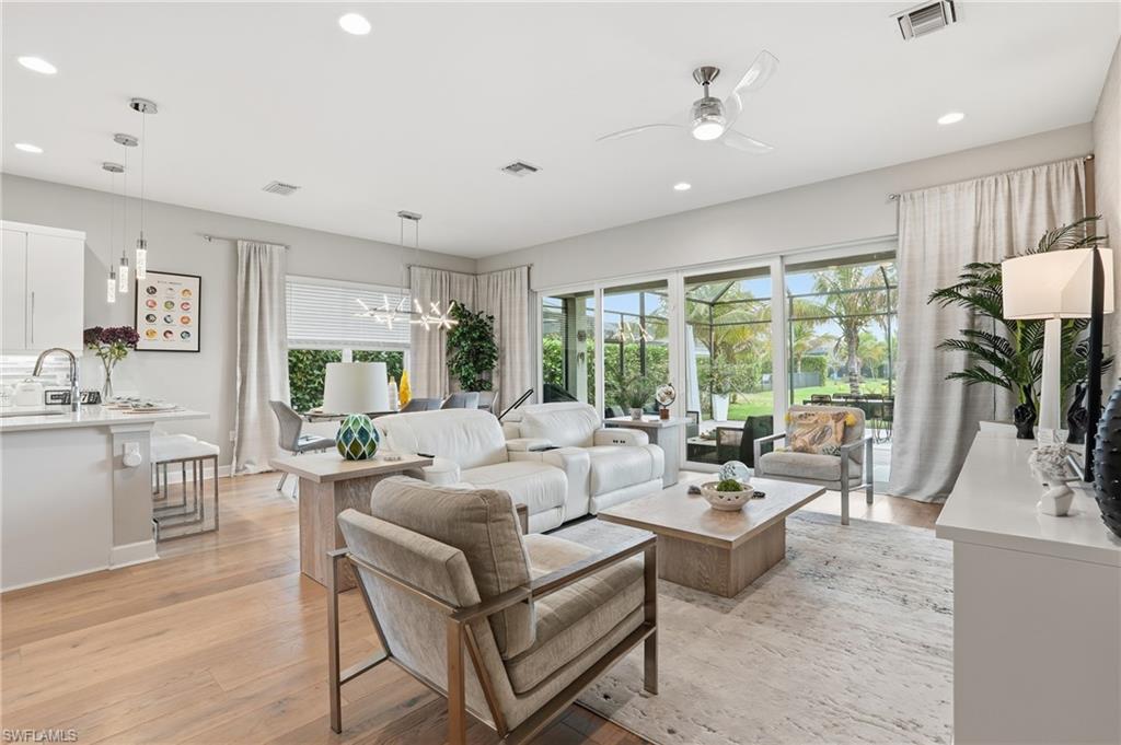 VALENCIA TRAILS - Residential