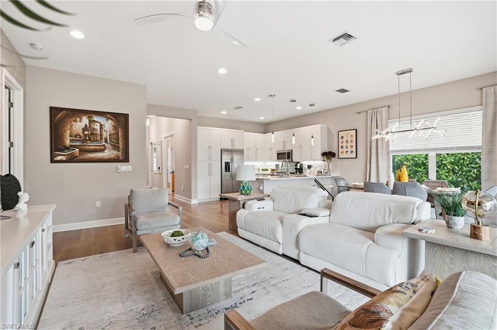 VALENCIA TRAILS - Residential