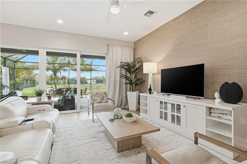 VALENCIA TRAILS - Residential