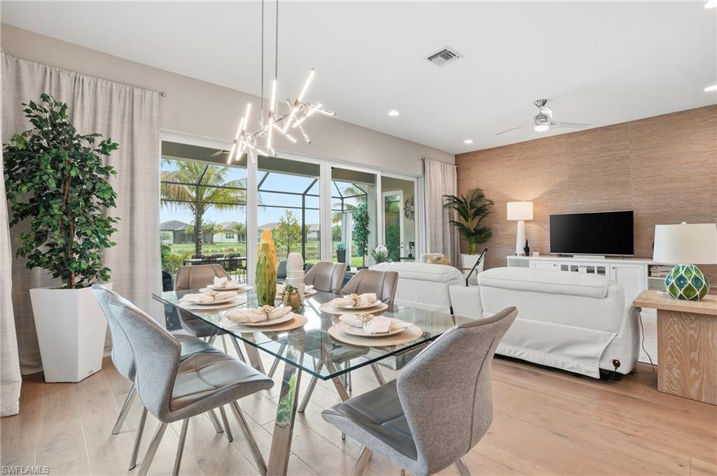 VALENCIA TRAILS - Residential