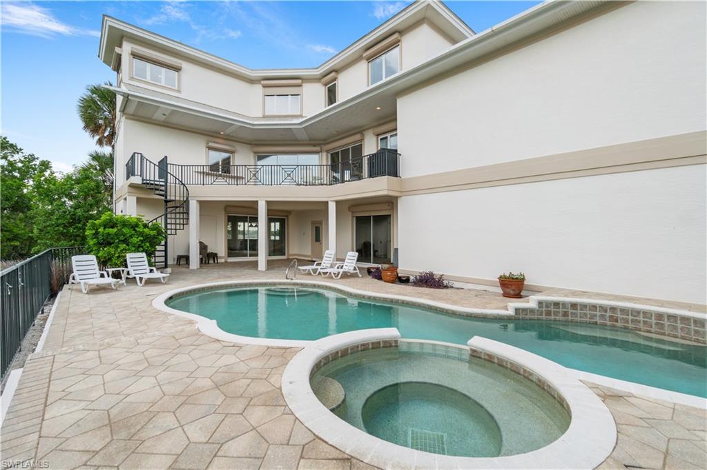 SOUTHPORT ON THE BAY - Residential