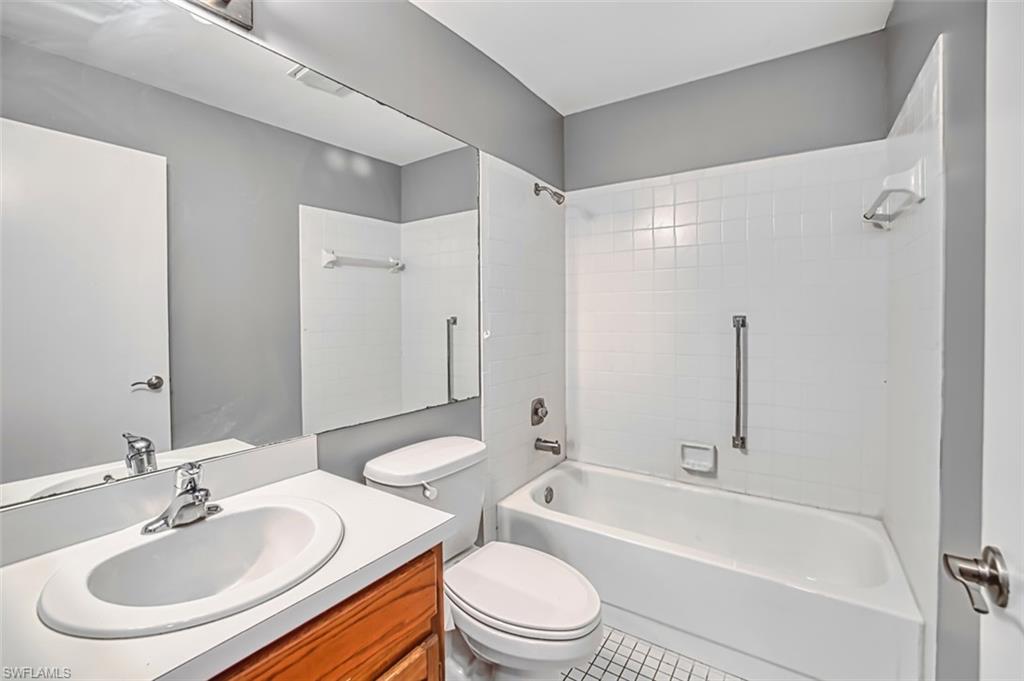 SEVEN LAKES - Residential