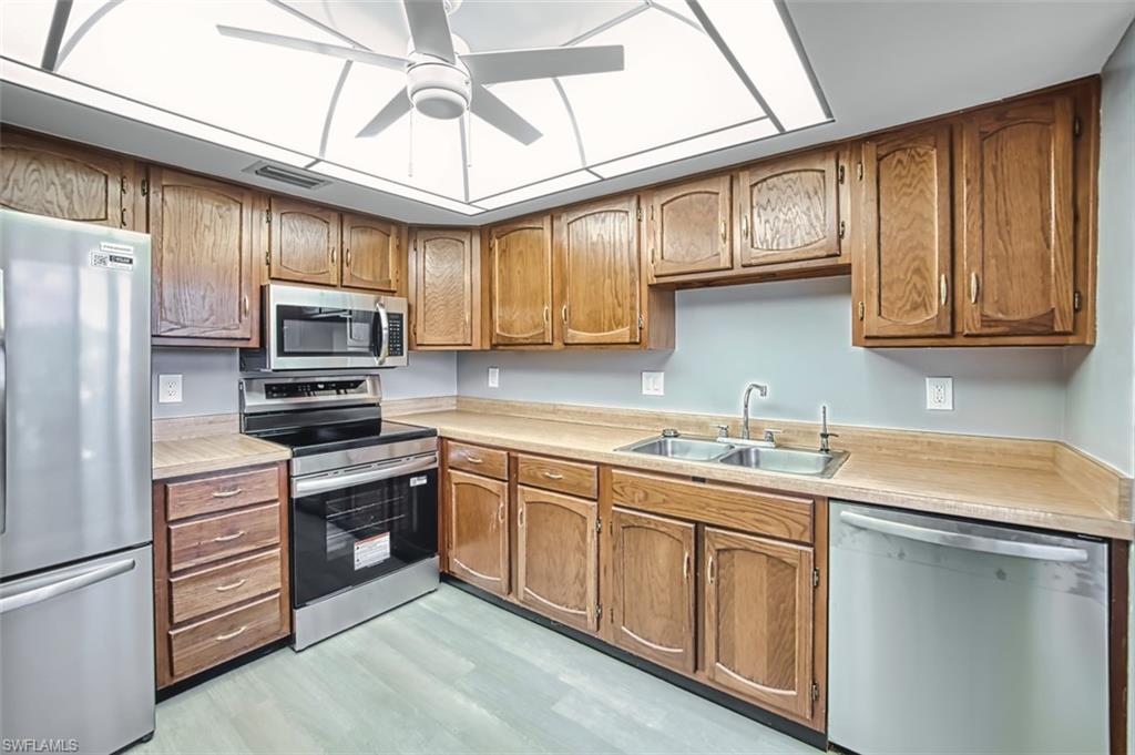 SEVEN LAKES - Residential