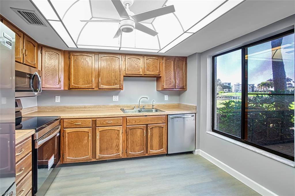 SEVEN LAKES - Residential