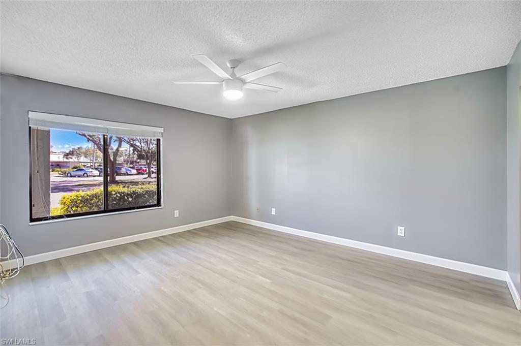 SEVEN LAKES - Residential