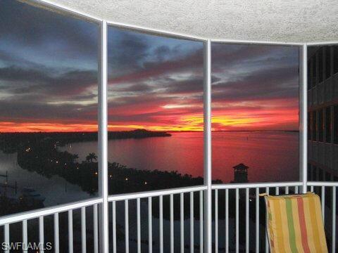 THE SHORES - Residential