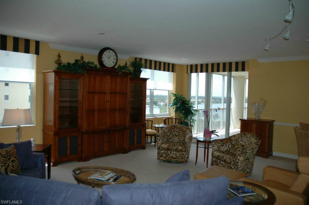 THE SHORES - Residential