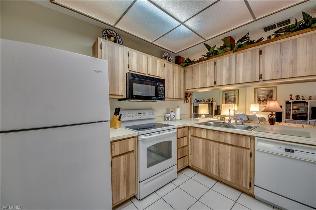 FOXMOOR LAKES - Residential