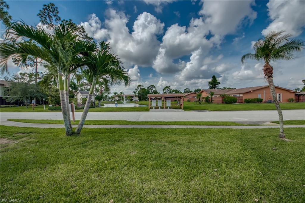 FOXMOOR LAKES - Residential