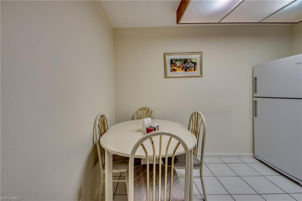 FOXMOOR LAKES - Residential