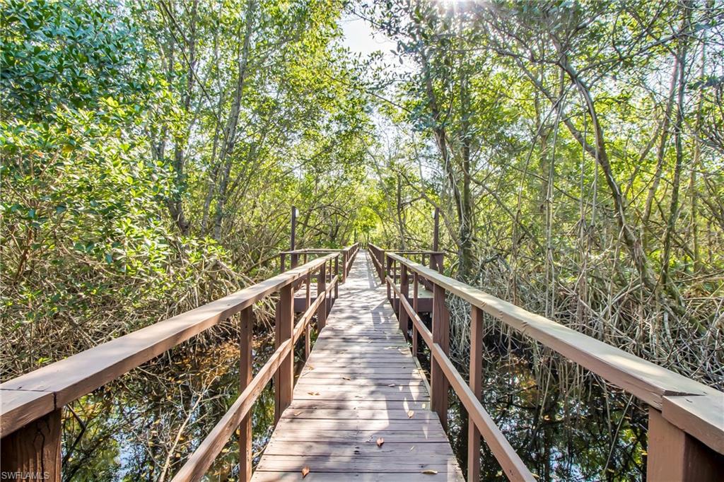 FOXMOOR LAKES - Residential