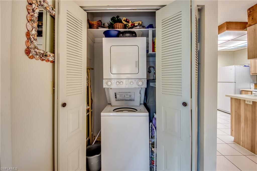 FOXMOOR LAKES - Residential