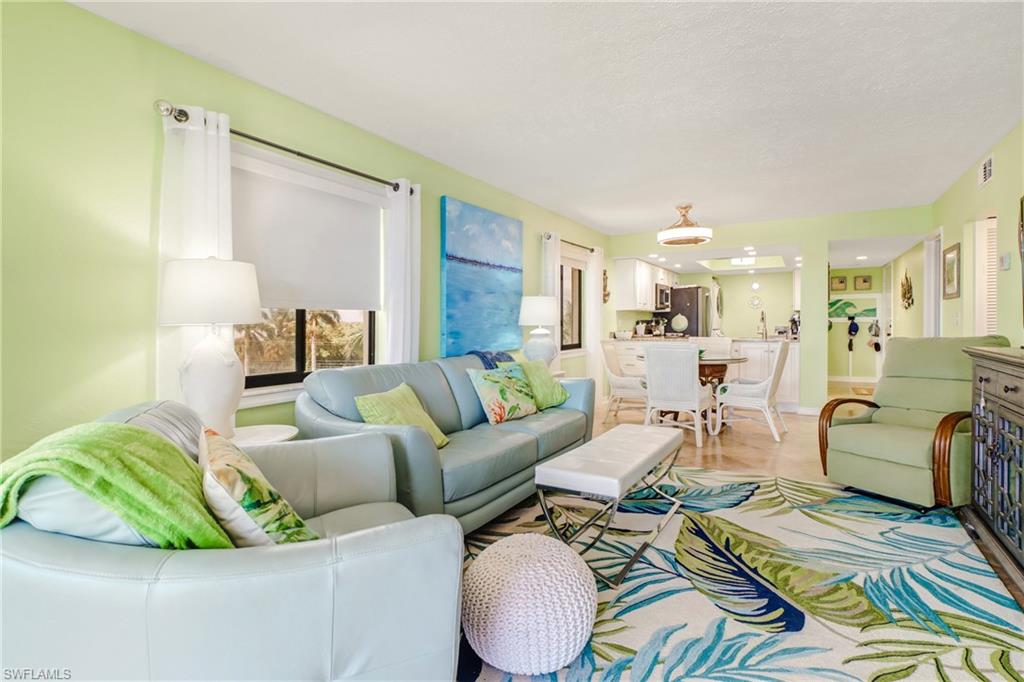 LITTLE HICKORY BAY - Residential