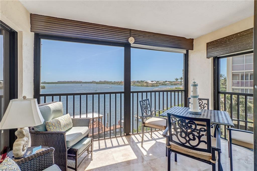 LITTLE HICKORY BAY - Residential