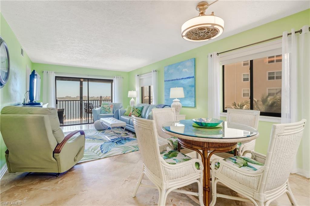 LITTLE HICKORY BAY - Residential