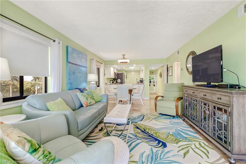 LITTLE HICKORY BAY - Residential