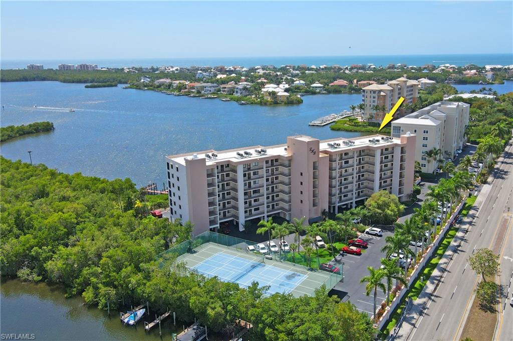 LITTLE HICKORY BAY - Residential