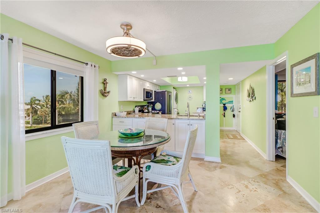 LITTLE HICKORY BAY - Residential