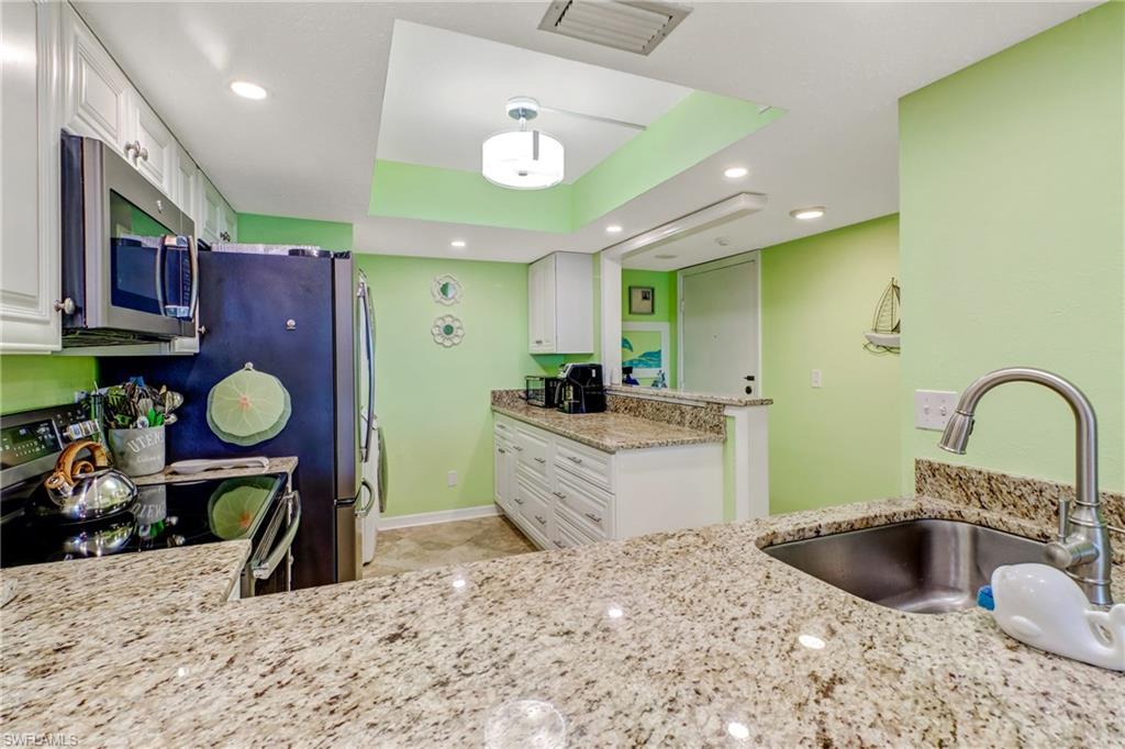 LITTLE HICKORY BAY - Residential