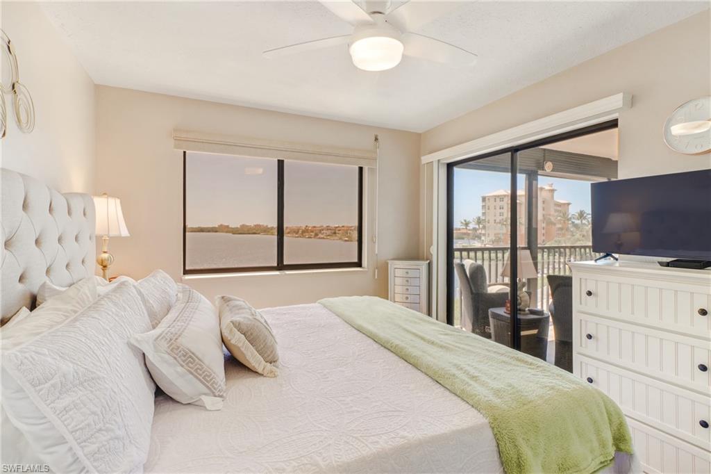 LITTLE HICKORY BAY - Residential