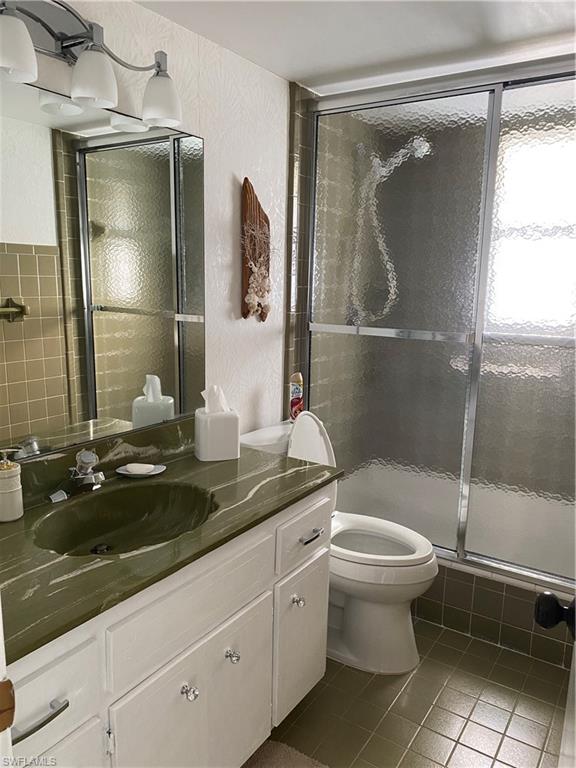 GLADES COUNTRY CLUB - Residential Lease