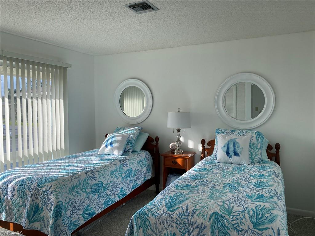 GLADES COUNTRY CLUB - Residential Lease