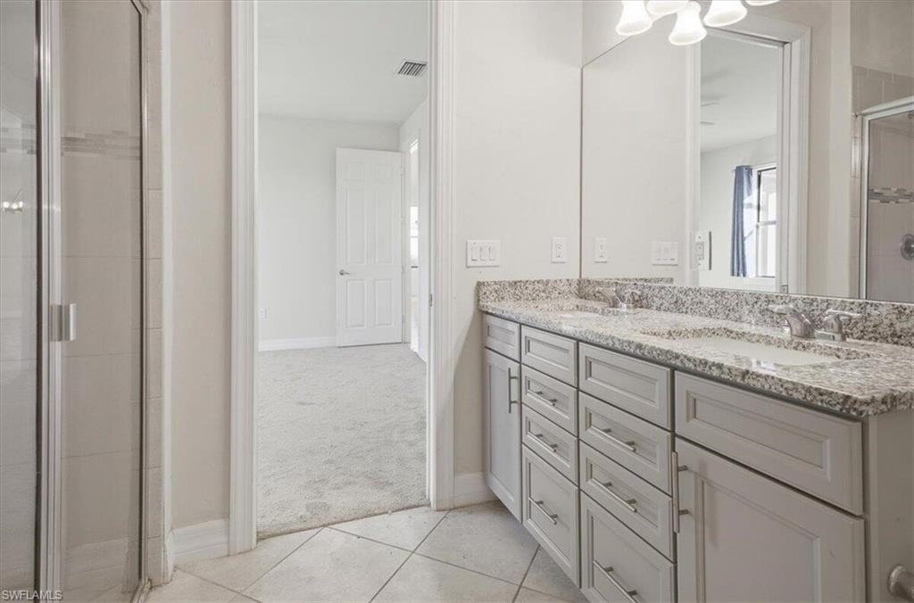 HAMPTON LAKES - Residential