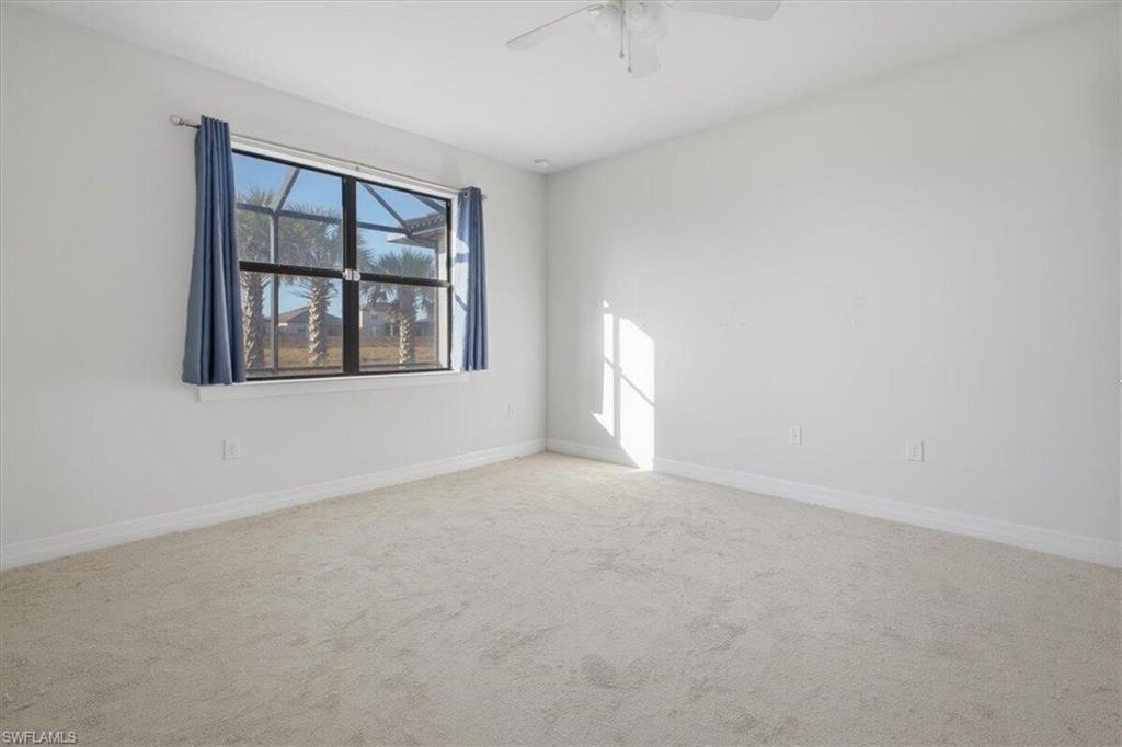 HAMPTON LAKES - Residential