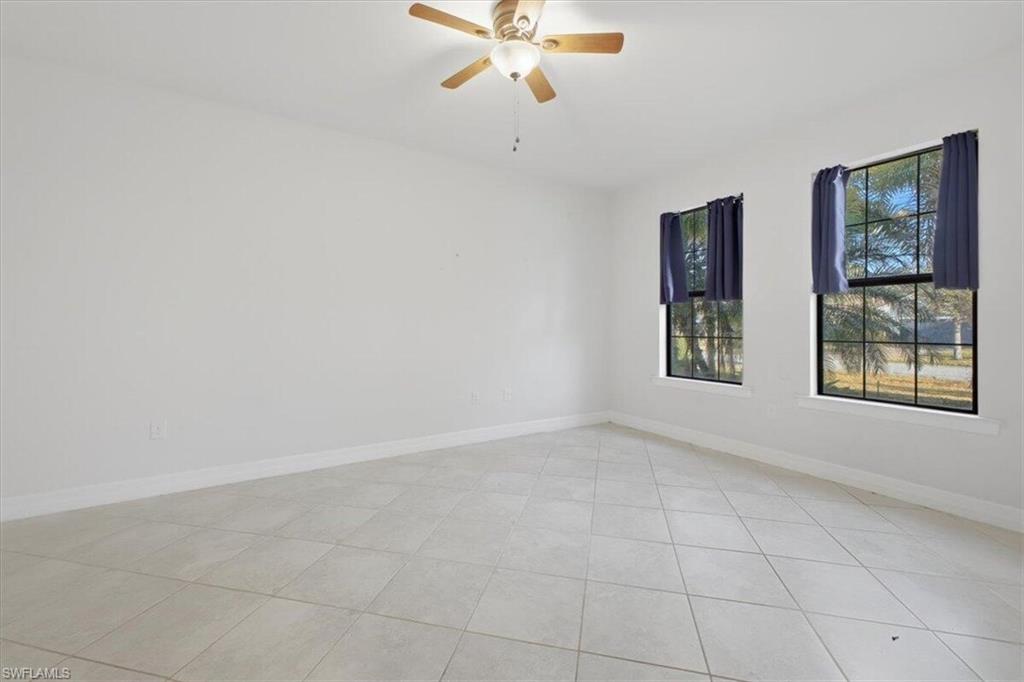 HAMPTON LAKES - Residential