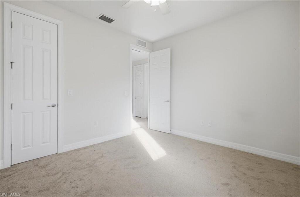 HAMPTON LAKES - Residential