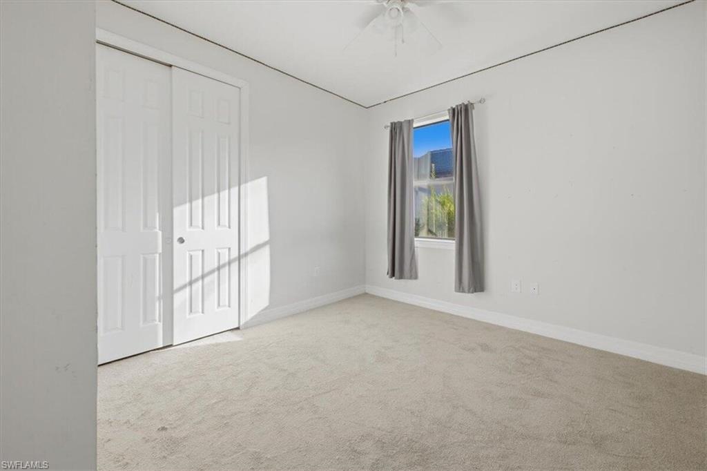 HAMPTON LAKES - Residential