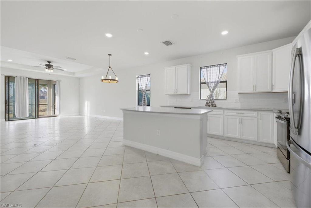 HAMPTON LAKES - Residential