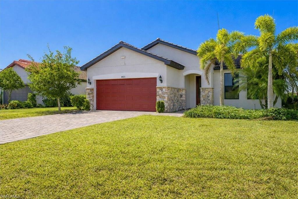 HAMPTON LAKES - Residential